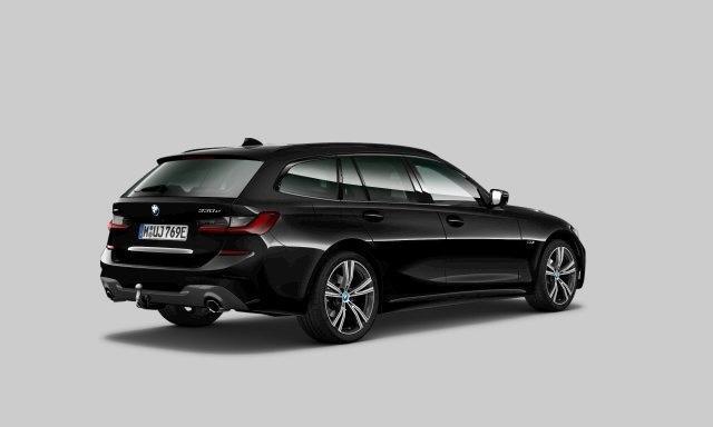 BMW 3-SERIE Touring 330e xDrive M-Sport | Panoramadak | Harman Kardon | Elektr. Trekhaak