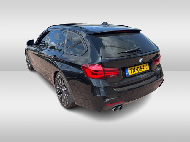 BMW 3-SERIE Touring 320i Edition M Sport Shadow High Exe. / Panoramadak / Camera / Leder / 18'' / Navigatie / Sportstoelen / Stoelverwarming / Cruise Control