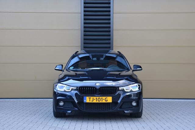 BMW 3-SERIE Touring 320i * M Sportpakket * LED * Panorama dak * Stoelverwarming * Leder *