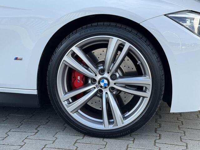 BMW 3-SERIE 330e M Sport 252 PK | Harman/Kardon | 19 inch | Carbon | Keyless