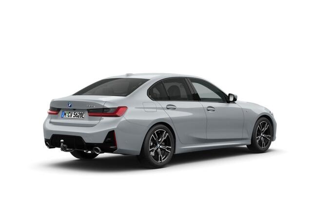 BMW 3-SERIE Sedan 330e | M Sport | Comfort Pack | Active Cruise Control | Trekhaak | Glazen dak