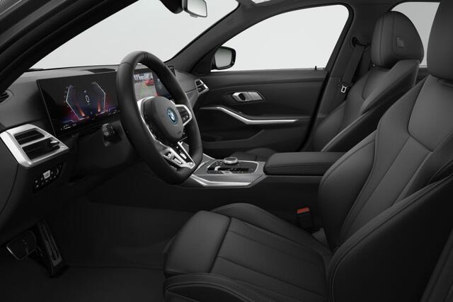 BMW 3-SERIE Sedan 330e | M Sport | Comfort Pack | Trekhaak | Glazen Dak | Active Cruise