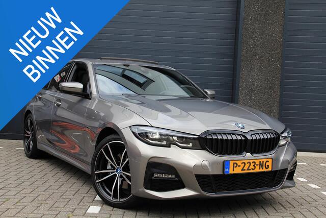BMW 3-SERIE 320e M Sport shadow line | Pano | Harman Kardon | Leder | Full Option | BTW voertuig