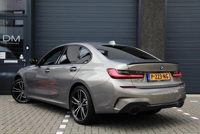 BMW 3-SERIE 320e M Sport shadow line | Pano | Harman Kardon | Leder | Full Option | BTW voertuig