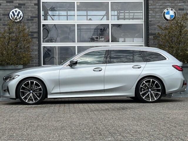 BMW 3-SERIE 330I TOURING - PANO - LEDER - EL. TREKH. - ORG. NL.