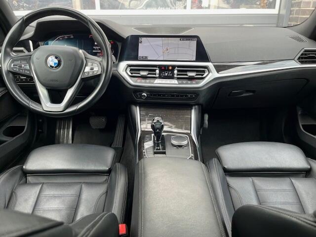 BMW 3-SERIE 330I TOURING - PANO - LEDER - EL. TREKH. - ORG. NL.