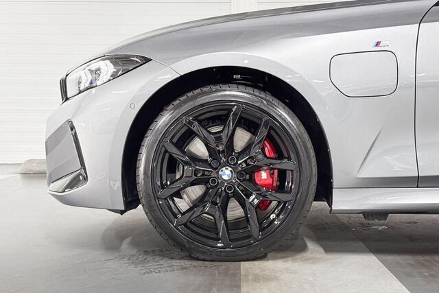 BMW 3-SERIE Sedan 330e | M-Sport Pro | Innovation Pack | Comfort Pack | Driving Assistant Professional | Harman/Kardon | Schuif-/Kanteldak | Comfort Access