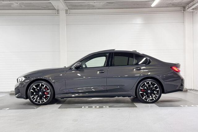 BMW 3-SERIE Sedan 330e | M-Sport Pro | Comfort Pack | Harman/Kardon | Schuif-/kanteldak | Comfort Access