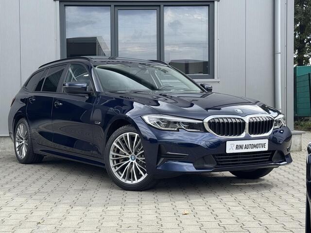 BMW 3-SERIE Touring 330e Business Edition Plus 292 pk | Head up | Laser licht | Keyless