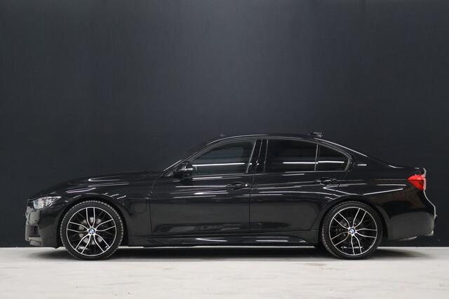 BMW 3-SERIE 330e M Sport [SCHUIFKANTELDAK, PDC V+A, CRUISE CONTROL, STOELVERWARMING, BLUETOOTH TELEFOON, AUTOMATISCHE AIRCO, NAVIGATIE, NIEUWSTAAT]
