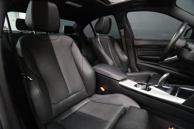BMW 3-SERIE 330e M Sport [SCHUIFKANTELDAK, PDC V+A, CRUISE CONTROL, STOELVERWARMING, BLUETOOTH TELEFOON, AUTOMATISCHE AIRCO, NAVIGATIE, NIEUWSTAAT]