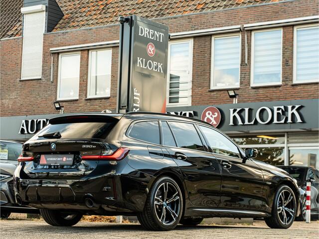 BMW 3-SERIE Touring 330e M-Sport PANO HUD HARMAN KARDON ELEK STOEL MET MEMORY CAMERA BOMVOL!!