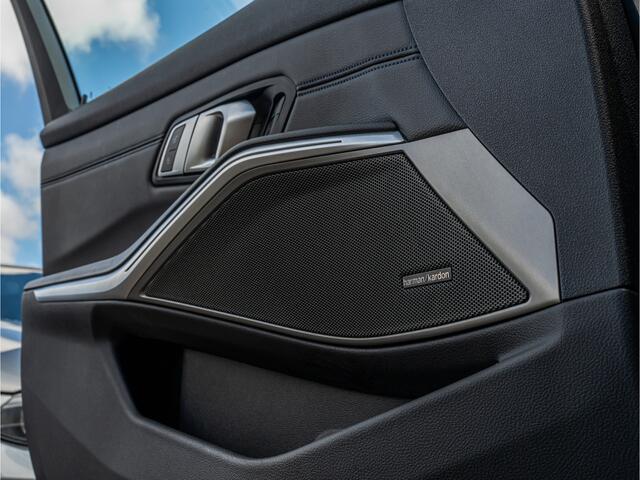 BMW 3-SERIE Touring 330e M-Sport PANO HUD HARMAN KARDON ELEK STOEL MET MEMORY CAMERA BOMVOL!!