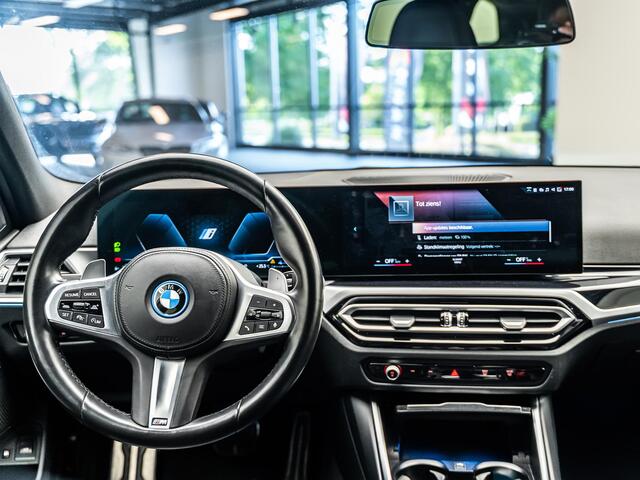 BMW 3-SERIE Touring 330e |M-Pakket|Facelift|Ambient|Elek. Stoelen|Dodehoek|