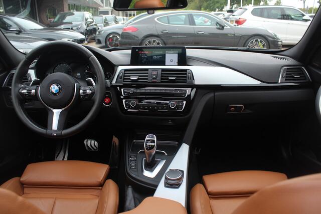BMW 3-SERIE Touring 330i M Sport Edition / M Performance / Trekhaak / Panoramadak / 360Camera / Leder / 19'' / Head-up / Navigatie / Harman Kardon / Stoelverwarming / DAB / Cruise Control
