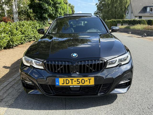 BMW 3-SERIE 330i Touring M-Sport 258PK ACCoPanooTrekhaakoLaser