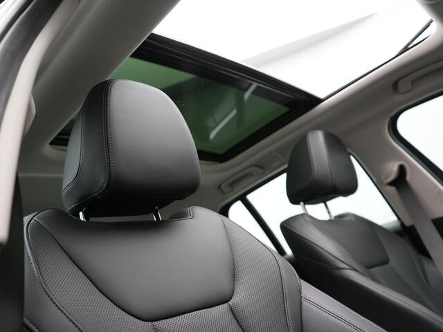 BMW 3-SERIE Touring 320e Luxury Line Plug In Hybrid 204pk Dealer O.H PHEV | Panodak | Lederen Sportstoelen Verwarmd | Apple Carplay | Sfeerverlichting | Navi Full Map | DAB |