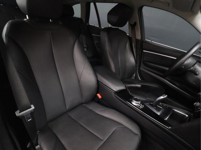 BMW 3-SERIE Touring 320i Luxury Edition [GROOT NAVIGATIE, VOL LEDER, STOELVERWARMING, PDC ACHTER, LEDVERLICHTING, BLUETOOTH, CLIMATE CONTROL, NIEUWSTAAT]