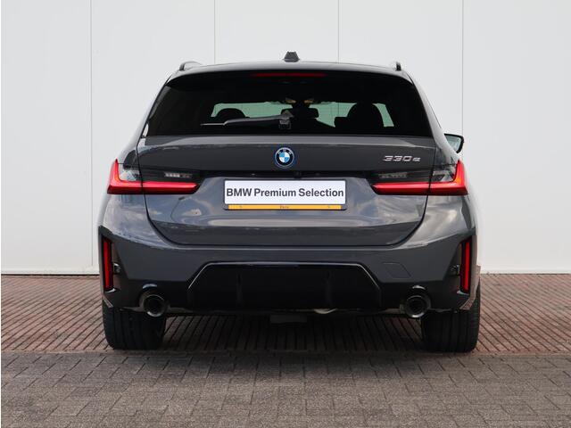 BMW 3-SERIE Touring 330e M Sportpakket Pro/ Stuurwiel verwarmd/ Comfort Access/ panoramadak/ Stoelverwarming/ Elektrische Trekhaak/ Active Cruise Control