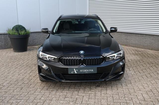 BMW 3-SERIE Touring 320e Executive LCI NAP/Sportstoelen/Leder/Curved Display