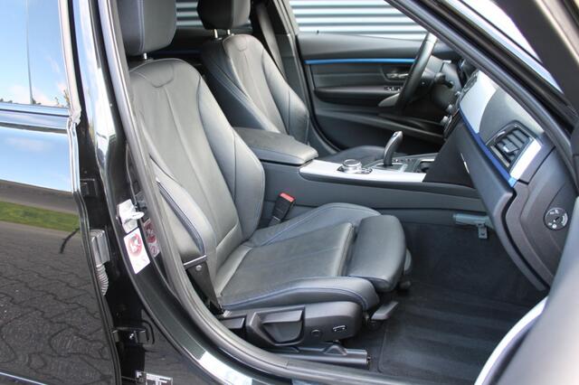 BMW 3-SERIE 318i Touring M-Sport High Executive AUTOMAAT