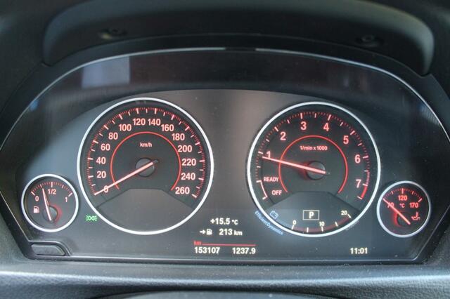 BMW 3-SERIE 318i Touring M-Sport High Executive AUTOMAAT