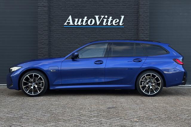 BMW 3-SERIE Touring 330e M-Sport | LCI FACELIFT | Adaptief Led | Camera | Sportstoelen | 19 'Inch | Privacy Glas