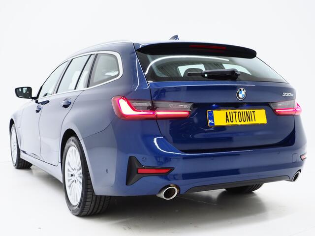 BMW 3-SERIE Touring 330e | Panoramadak | 360 | Head Up | Sportstoelen | Leder | DAB | Carplay
