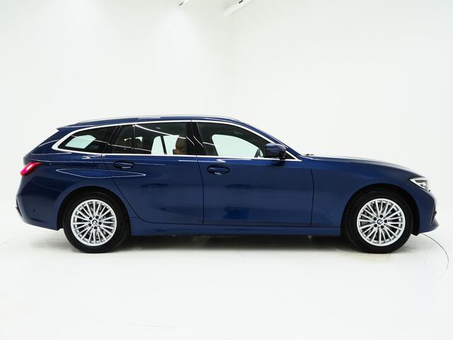 BMW 3-SERIE Touring 330e | Panoramadak | 360 | Head Up | Sportstoelen | Leder | DAB | Carplay