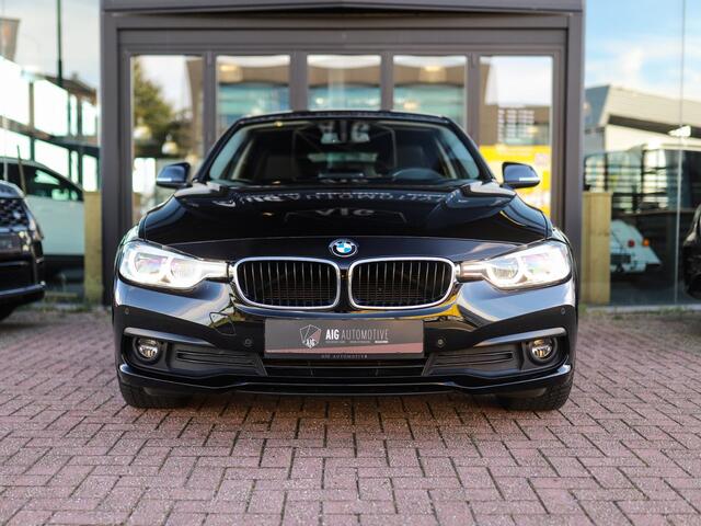 BMW 3-SERIE Touring 318i Essential | BTW! | 19" LM | Leder | PDC | Stoelverw. | LED