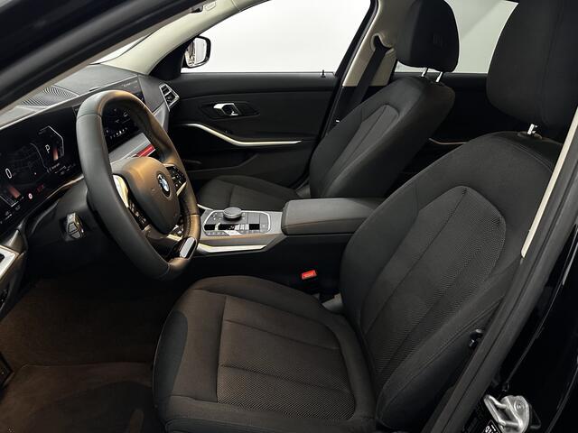 BMW 3-SERIE 318i Navi, Clima, Head Up, Nieuwstaat