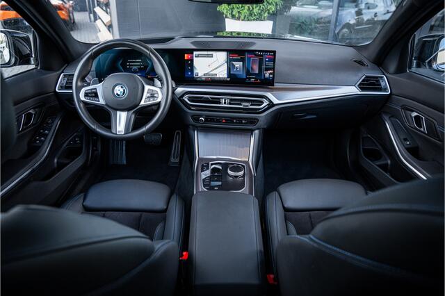 BMW 3-SERIE Touring 320e - M Sport | Panorama | Cruise Control | Stoelverwarming