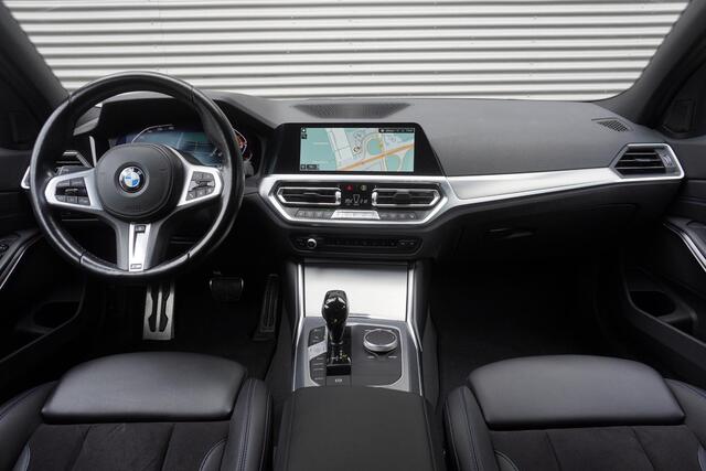 BMW 3-SERIE 318i Model M Sport | Comfort Access | Driving Assistant | HiFi System | Trekhaak met elektrisch wegklapbare kogel | Achteruitrijcamera | Extra getint glas achter