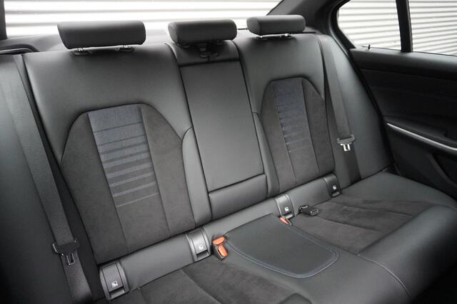 BMW 3-SERIE 318i Model M Sport | Comfort Access | Driving Assistant | HiFi System | Trekhaak met elektrisch wegklapbare kogel | Achteruitrijcamera | Extra getint glas achter