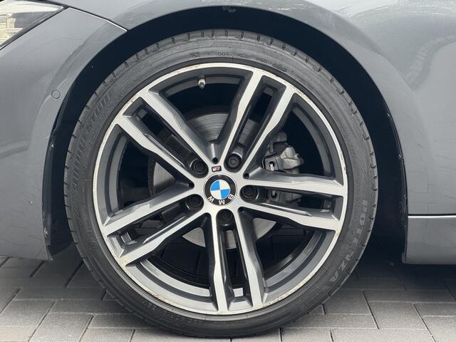BMW 3-SERIE 320i M Sport High Executive | Leder | 19" | HiFi Audio | Virtual Cockpit | Camera