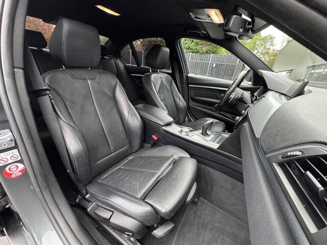 BMW 3-SERIE 320i M Sport High Executive | Leder | 19" | HiFi Audio | Virtual Cockpit | Camera