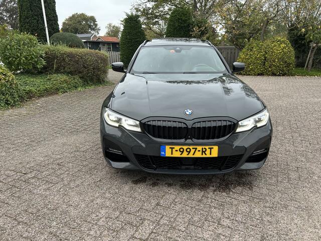 BMW 3-SERIE Touring 330i xDrive High Executive Pano