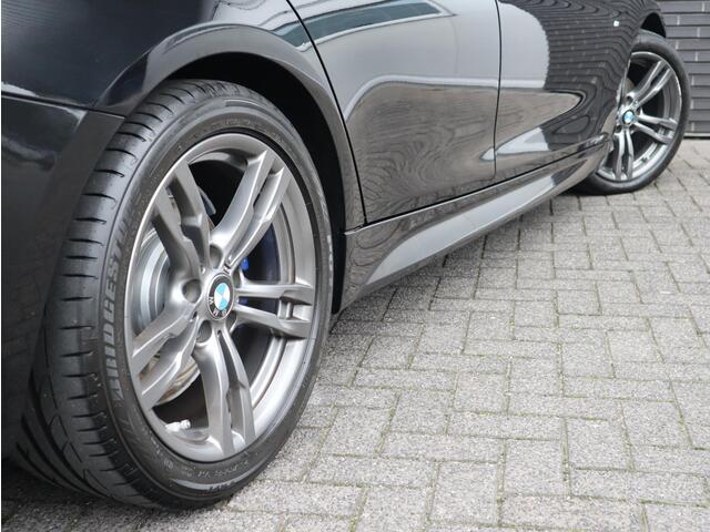 BMW 3-SERIE Touring 320i Centennial High Executive M Sport / Sportleder / HiFi