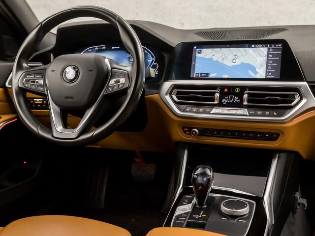 BMW 3-SERIE 330e Sportline 293Pk Automaat (APPLE CARPLAY, GROOT NAVI, ZWART HEMEL, COGNAC LEDER, CAMERA, STOELVERWARMING, SPORTSTOELEN, GETINT GLAS, SFEERVERLICHTING, NIEUWSTAAT)