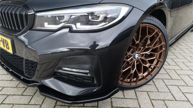BMW 3-SERIE M-Sport 19inch / SOH91% / Glazen dak / HiFi / 50 Jahre / Camera / M Performance
