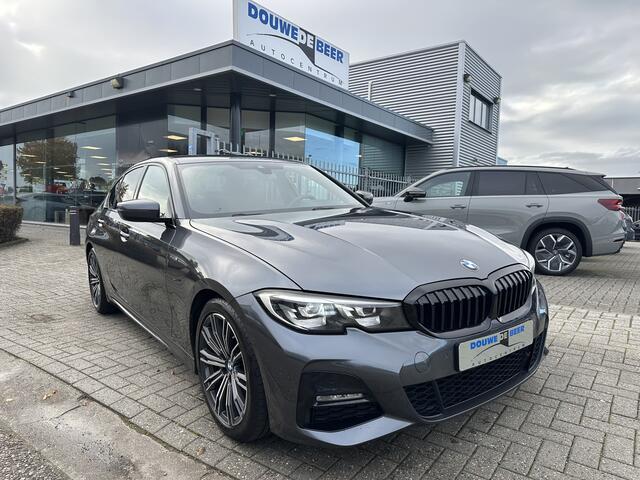 BMW 3-SERIE 330i M Sport Trekhaak | Camera | HiFi | Stoelverw.