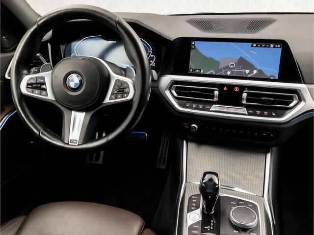 BMW 3-SERIE Touring 330e xDrive M Sport 293Pk Automaat (PANORAMADAK, M PAKKET, LASER KOPLAMPEN, MEMORY SEATS, HEAD-UP DISPLAY, HARMAN/KARDON, 360 CAMERA, ADAPTIVE CRUISE, APPLE CARPLAY, NIEUWE APK, NIEUWSTAAT)