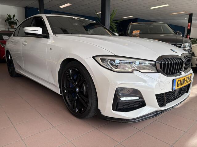 BMW 3-SERIE 330i/ head-up /keyless entry/M-Sport