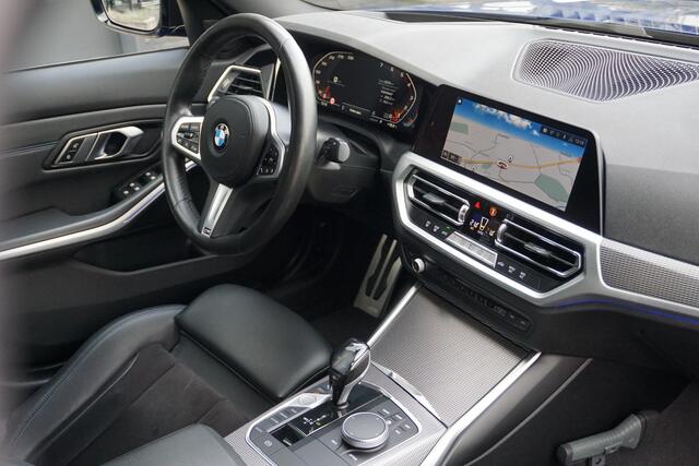 BMW 3-SERIE 320i Executive Edition | M pakket | H&K | Trekhaak