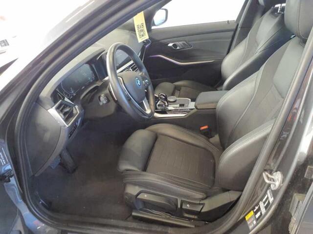 BMW 3-SERIE 330e Sport Line 292 pk Aut Airco ECC Cruise Control Stoelverwarming Live Cockpit Pro PDC VA + Camera Full LED