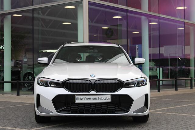 BMW 3-SERIE Touring 330i xDrive High Executive M Sport Automaat / Panoramadak / Trekhaak / Sportstoelen / Comfort Access / Adaptieve LED / Parking Assistant Plus
