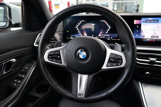 BMW 3-SERIE Touring 330i M-Sport | Adap. Cruise | Widescreen | Stoelverwarming | Camera | Climate Control | Navigatie | Carplay | 20''