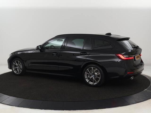 BMW 3-SERIE 330e Sport Line | Adaptive cruise | Stoelverwarming | Sportstoelen | Carplay | Sfeerverlichting | Live Cockpit | Navigatie | Half leder | DAB | Climate control | PHEV | Plug In