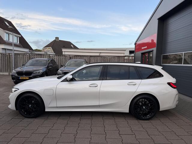 BMW 3-SERIE Touring 320e LCI Org NL 1ste eigenaar Widescreen