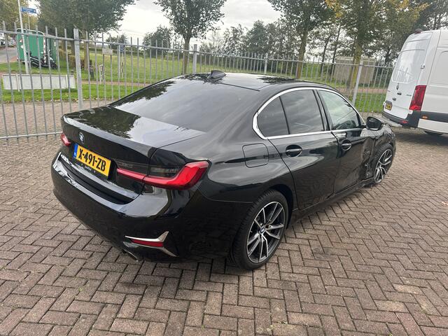 BMW 3-SERIE 320i xDrive High Executive